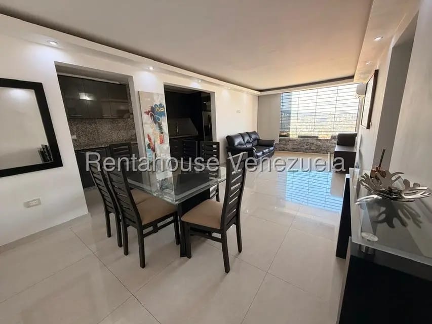 Apartamento (1 Nivel) en Alquiler en Colinas de La Tahona, Distrito Metropolitano - 2