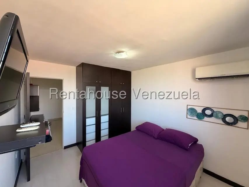 Apartamento (1 Nivel) en Alquiler en Colinas de La Tahona, Distrito Metropolitano - 16