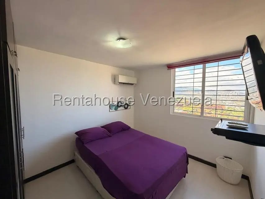 Apartamento (1 Nivel) en Alquiler en Colinas de La Tahona, Distrito Metropolitano - 18