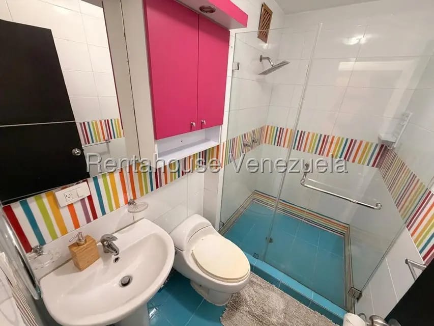 Apartamento (1 Nivel) en Alquiler en Colinas de La Tahona, Distrito Metropolitano - 20