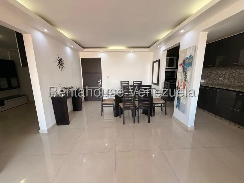 Apartamento (1 Nivel) en Alquiler en Colinas de La Tahona, Distrito Metropolitano - 3