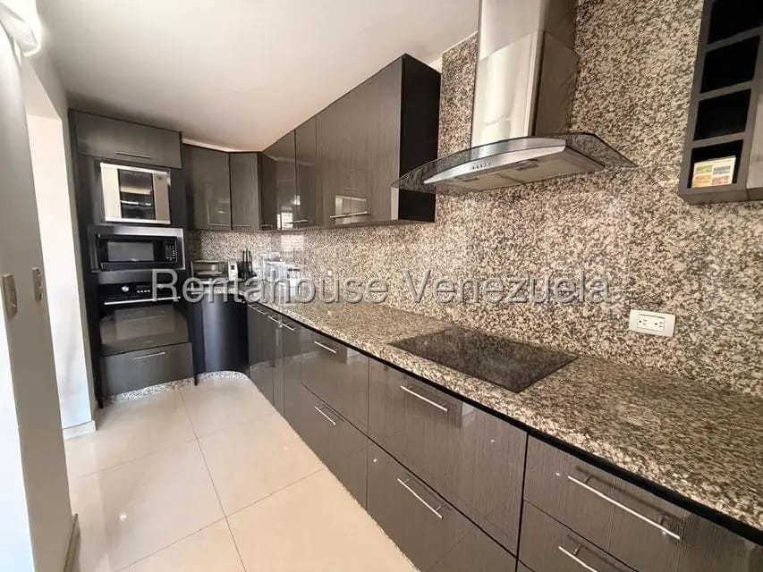 Apartamento (1 Nivel) en Alquiler en Colinas de La Tahona, Distrito Metropolitano - 8