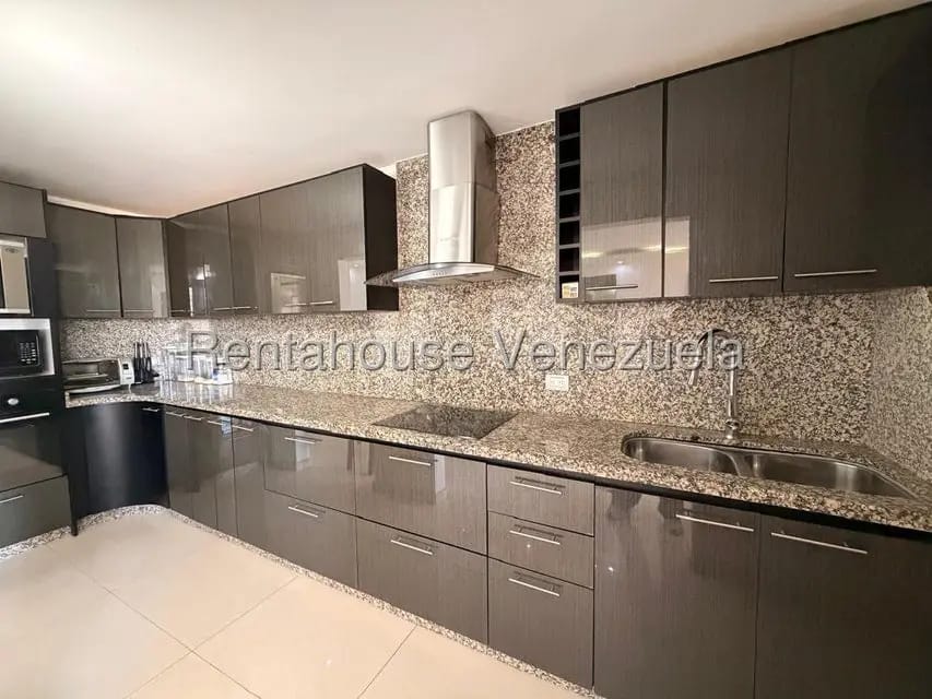 Apartamento (1 Nivel) en Alquiler en Colinas de La Tahona, Distrito Metropolitano - 9