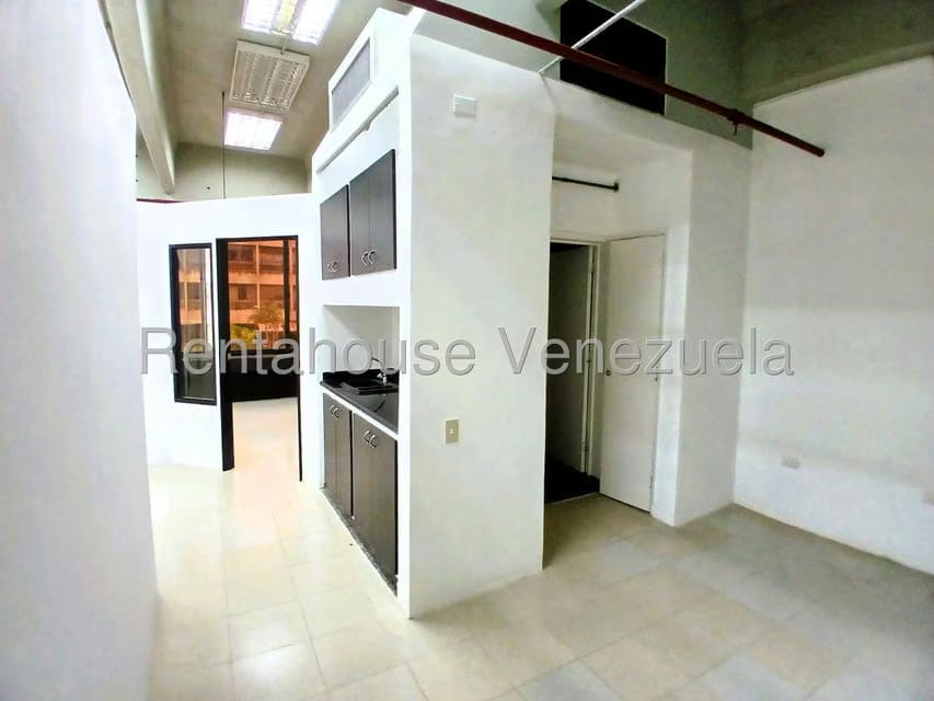 Comercial (Oficina) en Alquiler en Prados del Este, Distrito Metropolitano - 15