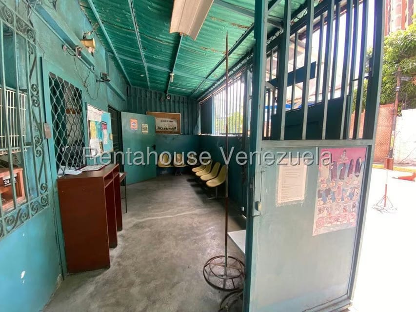 Comercial (Local Comercial) en Venta en Los Rosales, Distrito Metropolitano - 3