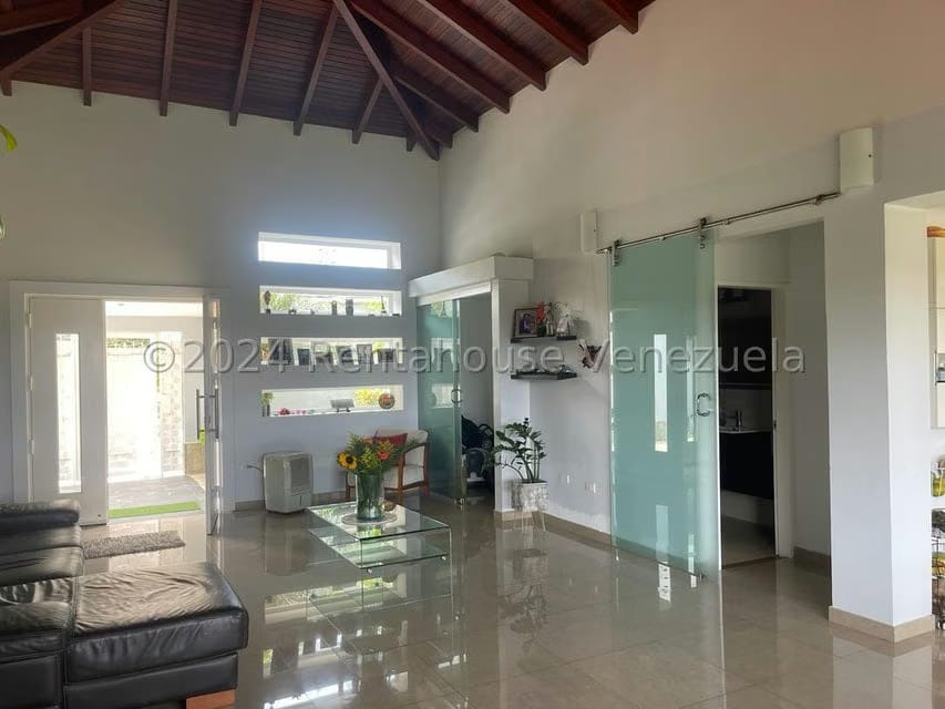 Casa (1 Nivel) en Venta en Parque el Retiro, Miranda - 12