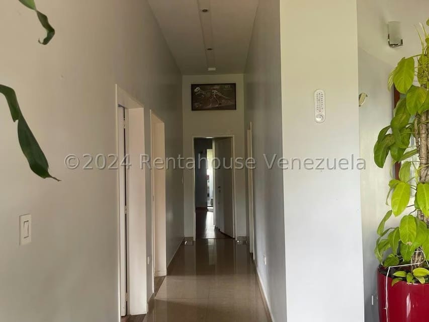 Casa (1 Nivel) en Venta en Parque el Retiro, Miranda - 13