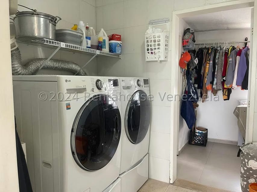 Casa (1 Nivel) en Venta en Parque el Retiro, Miranda - 24