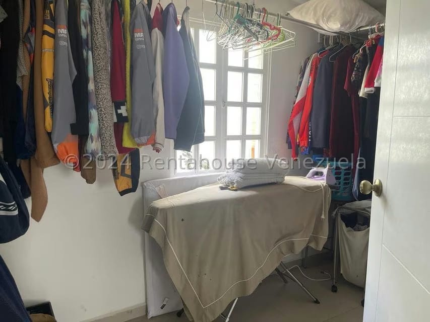 Casa (1 Nivel) en Venta en Parque el Retiro, Miranda - 26