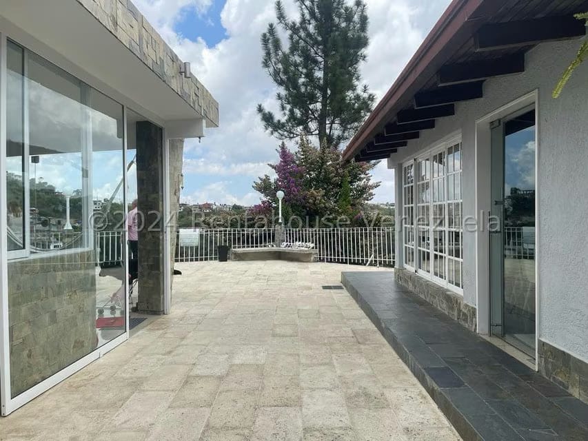 Casa (1 Nivel) en Venta en Parque el Retiro, Miranda - 31