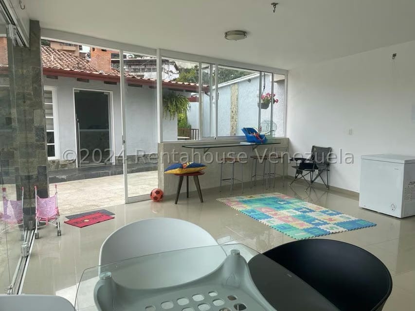 Casa (1 Nivel) en Venta en Parque el Retiro, Miranda - 33
