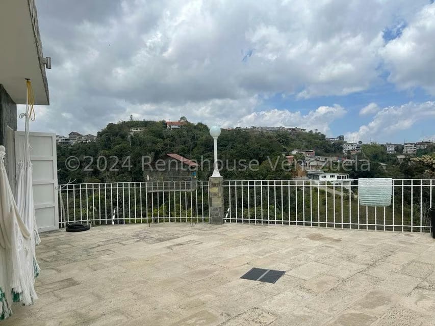 Casa (1 Nivel) en Venta en Parque el Retiro, Miranda - 36