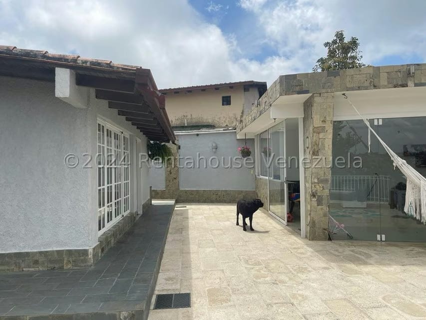 Casa (1 Nivel) en Venta en Parque el Retiro, Miranda - 38