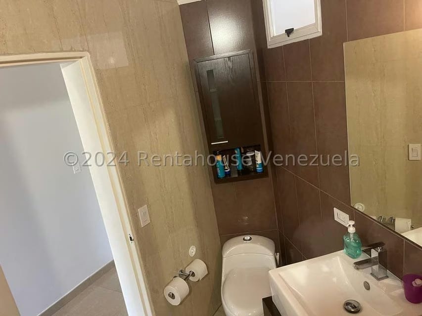 Casa (1 Nivel) en Venta en Parque el Retiro, Miranda - 53