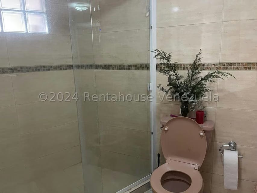 Casa (1 Nivel) en Venta en Parque el Retiro, Miranda - 84
