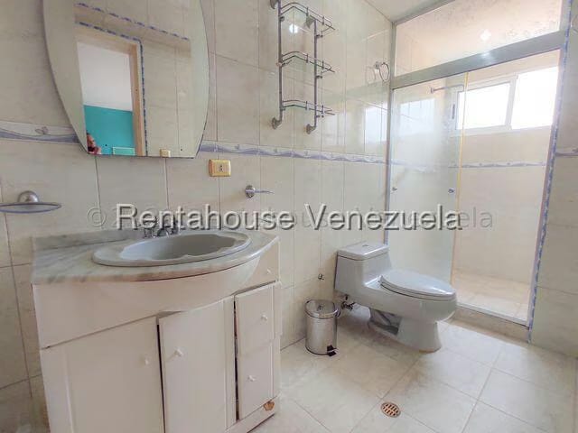 Casa (Multipes Niveles) en Venta en Los Castores, Miranda - 23