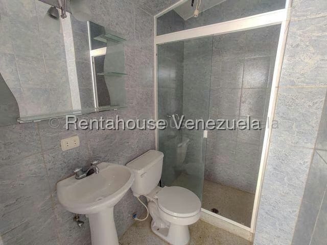 Casa (Multipes Niveles) en Venta en Los Castores, Miranda - 32