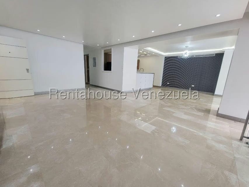 Apartamento (1 Nivel) en Venta en La Boyera, Distrito Metropolitano - 3