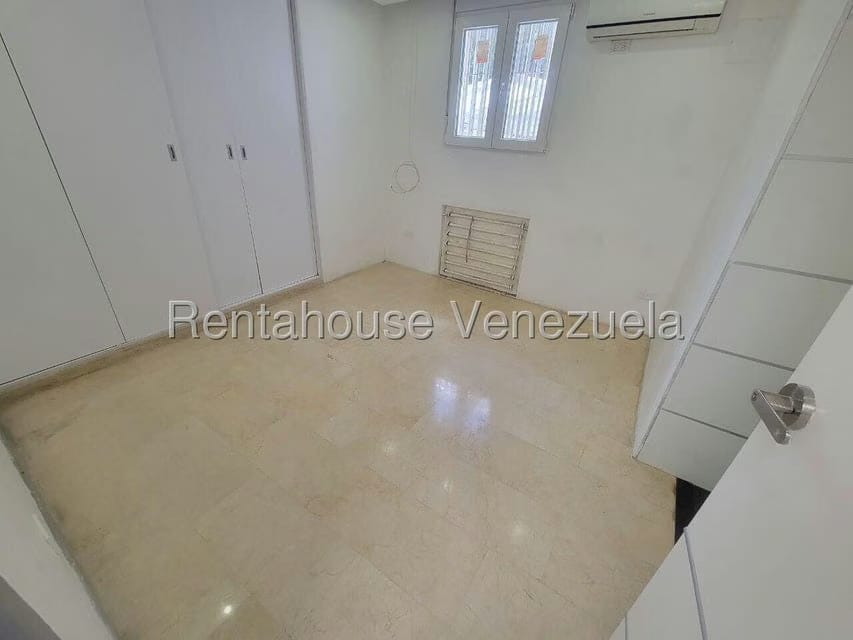 Apartamento (1 Nivel) en Venta en La Boyera, Distrito Metropolitano - 31