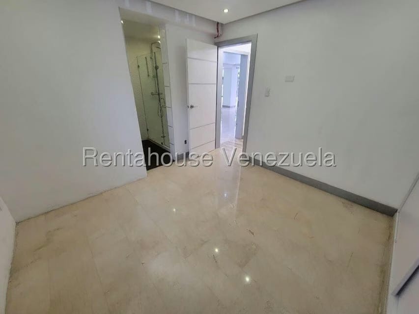 Apartamento (1 Nivel) en Venta en La Boyera, Distrito Metropolitano - 32