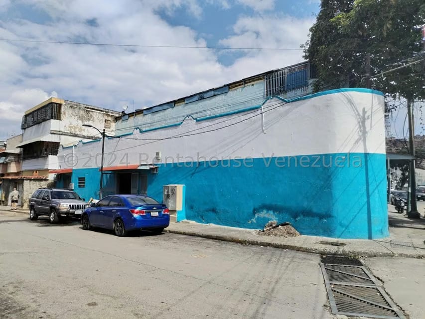 Comercial (Local Comercial) en Venta en Los Rosales, Distrito Metropolitano - 2