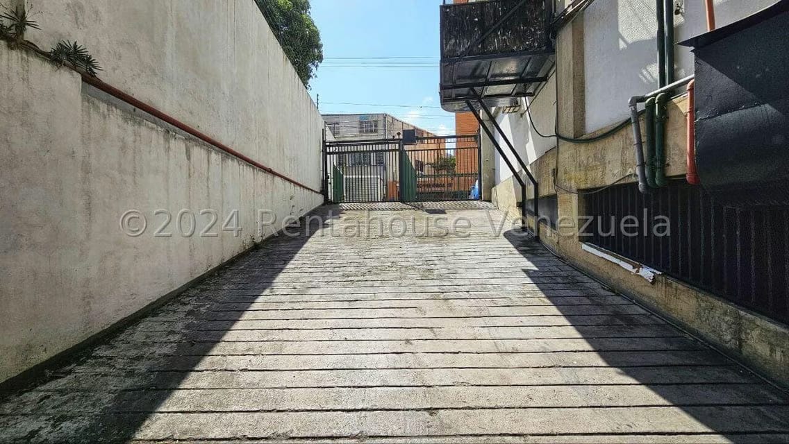 Comercial (Local Comercial) en Venta en Los Chorros, Distrito Metropolitano - 24