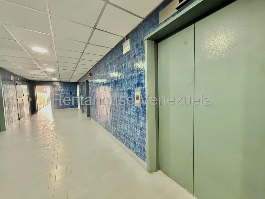 Comercial (Oficina) en Alquiler en Bello Monte, Distrito Metropolitano - 2