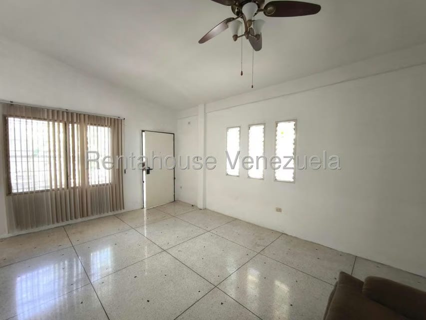 Casa (1 Nivel) en Venta en Urbanizacion El Centro, Aragua - 11