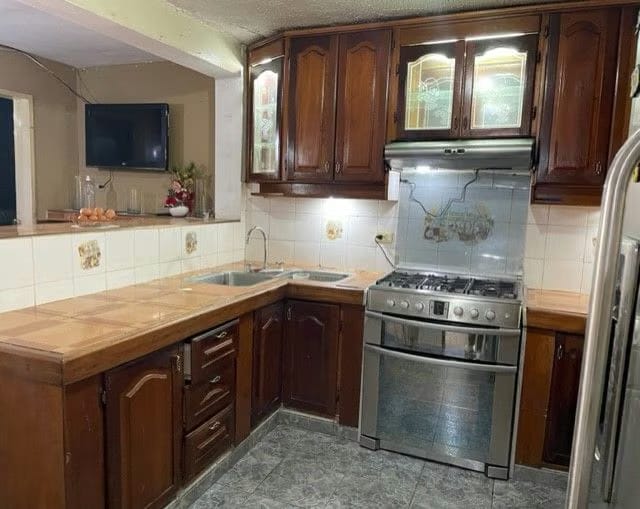 EN VENTA CASA EN SAN DIEGO URB. LA ESMERALDA - 7