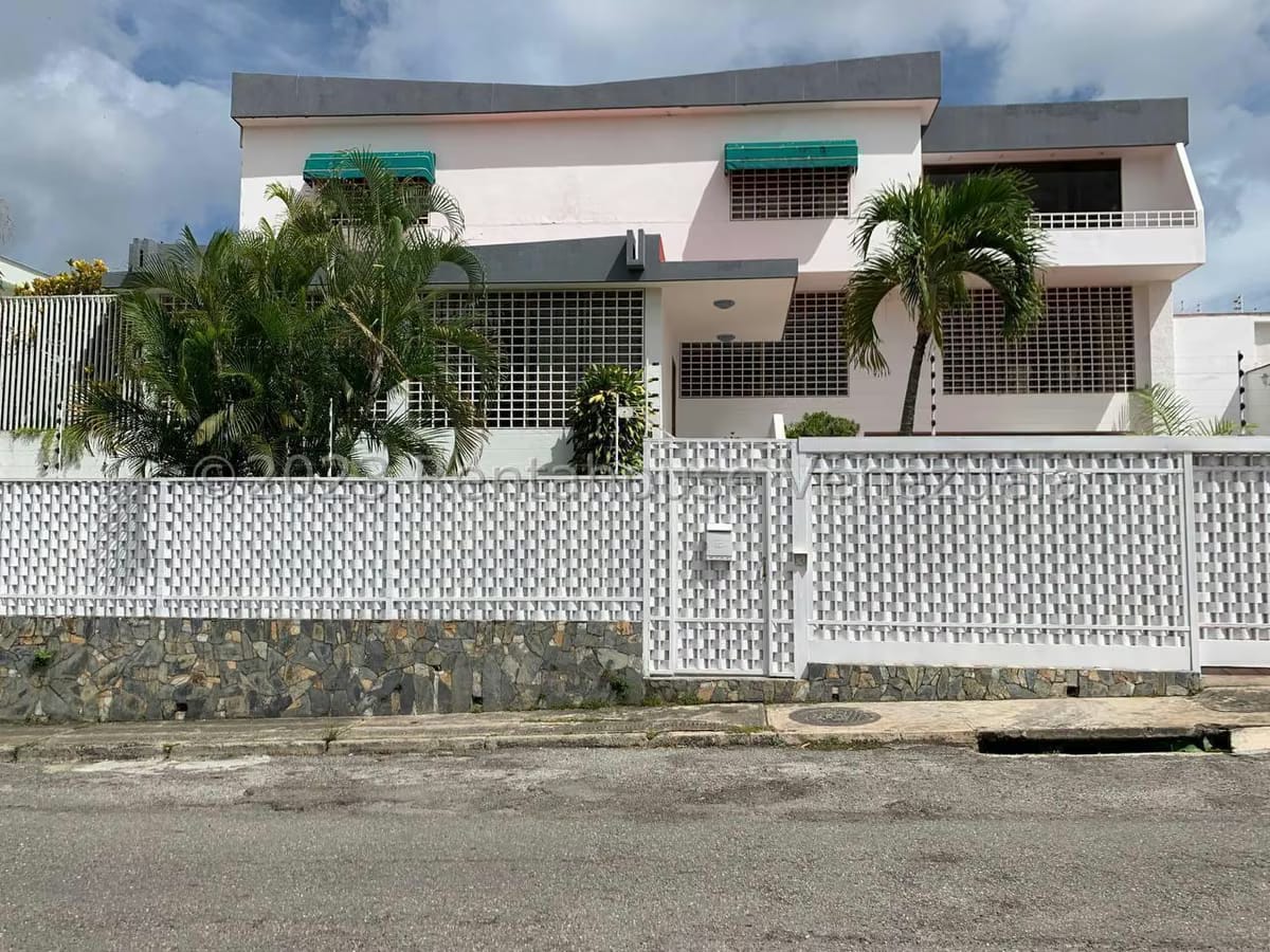 CASA EN VENTA SELENE MARIN – MLS#24-1654