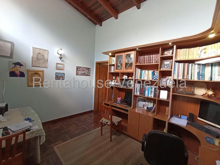 Casa (1 Nivel) en Venta en Pan de Azucar, Miranda - 33