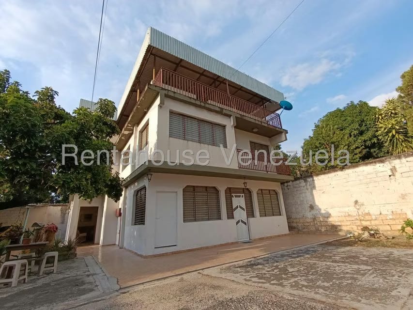 Casa (Multipes Niveles) en Venta en Sector Guayabal, Aragua