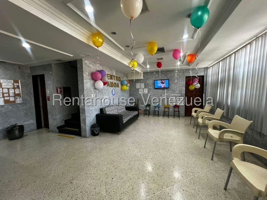 Comercial (Local Comercial) en Alquiler en Zona Este, Lara - 2