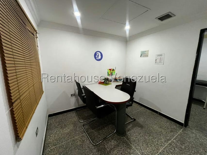 Comercial (Local Comercial) en Alquiler en Zona Este, Lara - 3