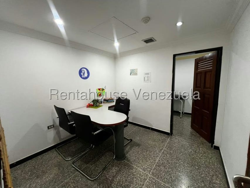Comercial (Local Comercial) en Alquiler en Zona Este, Lara - 5