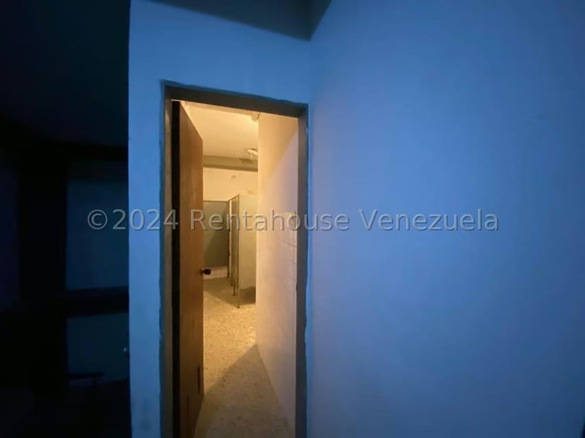 Comercial (Local Comercial) en Alquiler en Catia, Distrito Metropolitano - 11