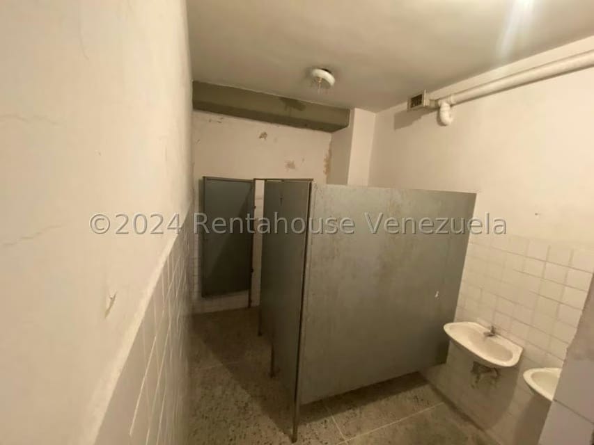 Comercial (Local Comercial) en Alquiler en Catia, Distrito Metropolitano - 13