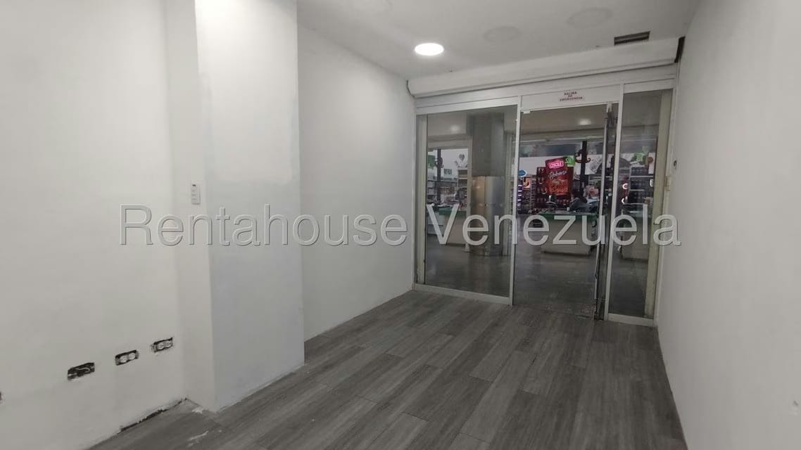 Comercial (Local Comercial) en Alquiler en Colinas de Valle Arriba, Distrito Metropolitano - 5