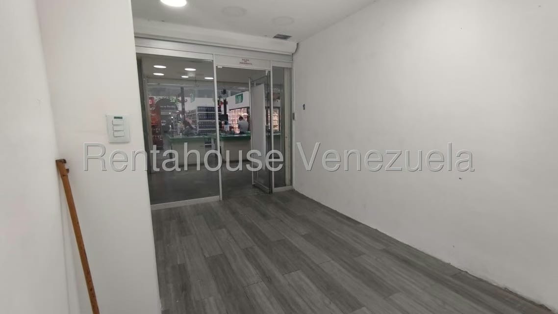 Comercial (Local Comercial) en Alquiler en Colinas de Valle Arriba, Distrito Metropolitano - 6