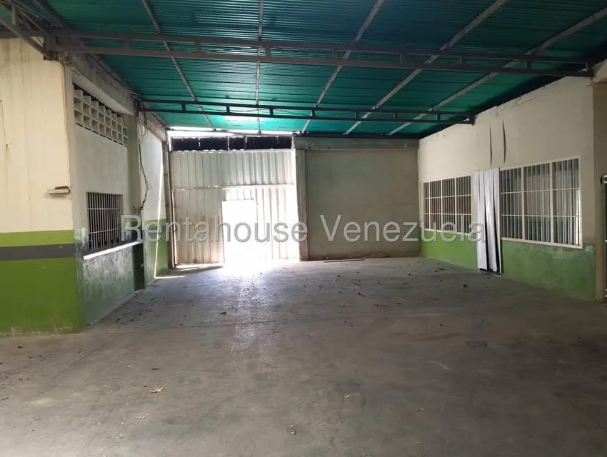 Comercial (Galpon - Deposito) en Alquiler en El Trigal, Lara - 2