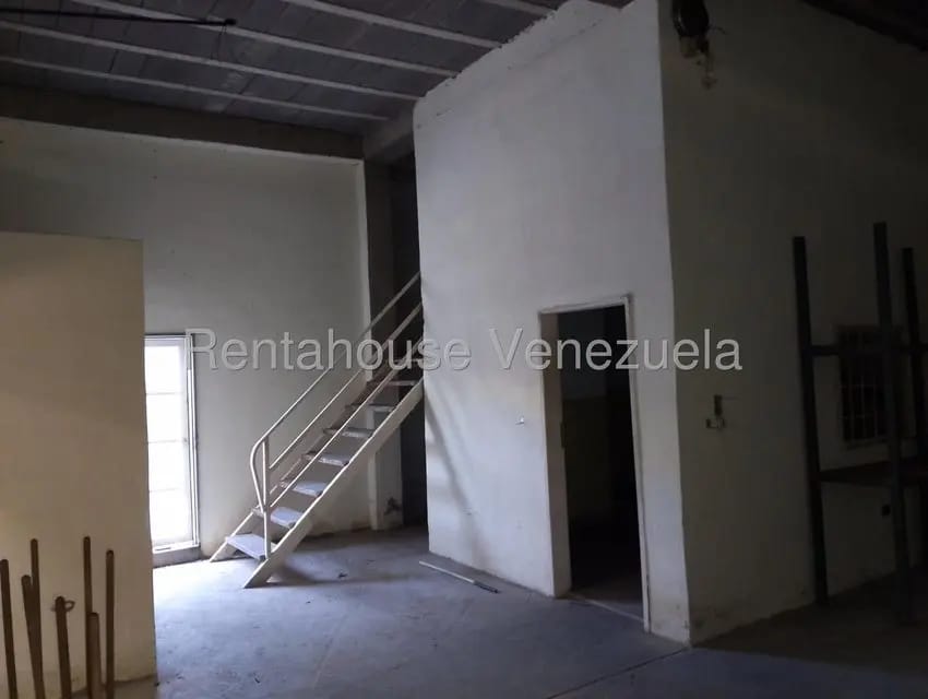 Comercial (Galpon - Deposito) en Alquiler en El Trigal, Lara - 14