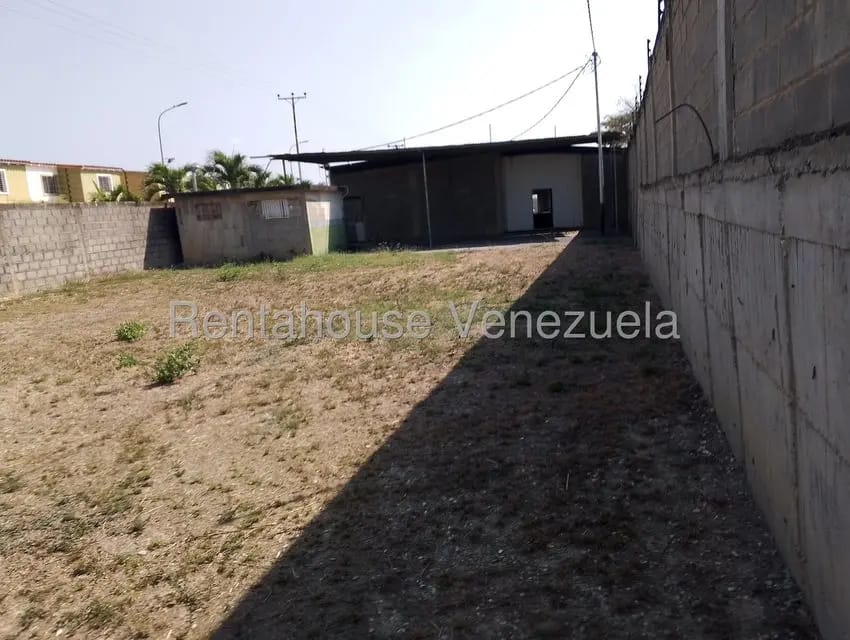 Comercial (Galpon - Deposito) en Alquiler en El Trigal, Lara - 28