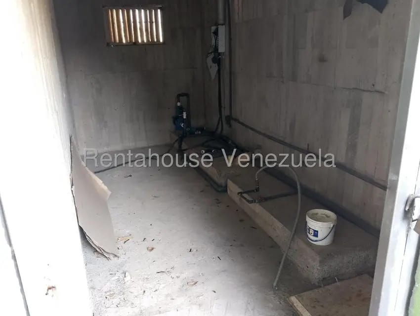 Comercial (Galpon - Deposito) en Alquiler en El Trigal, Lara - 29