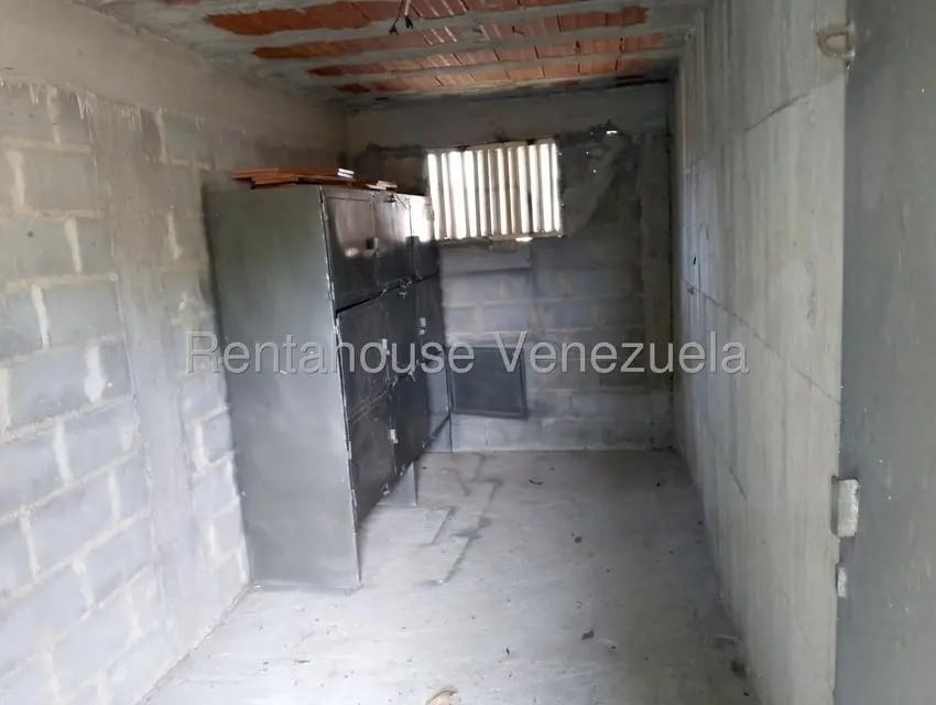 Comercial (Galpon - Deposito) en Alquiler en El Trigal, Lara - 30