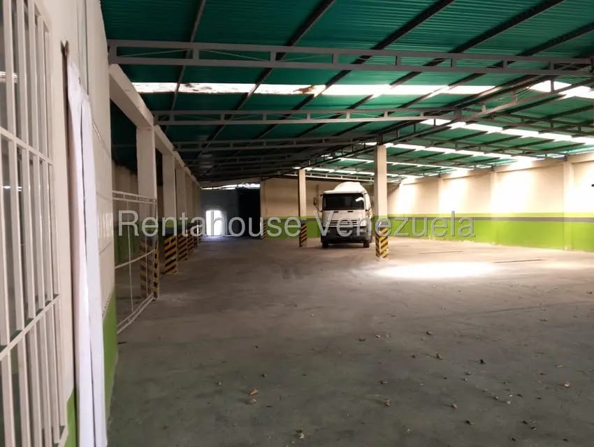 Comercial (Galpon - Deposito) en Alquiler en El Trigal, Lara - 4