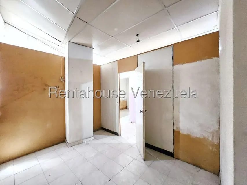Comercial (Local Comercial) en Alquiler en Guarenas, Miranda - 11