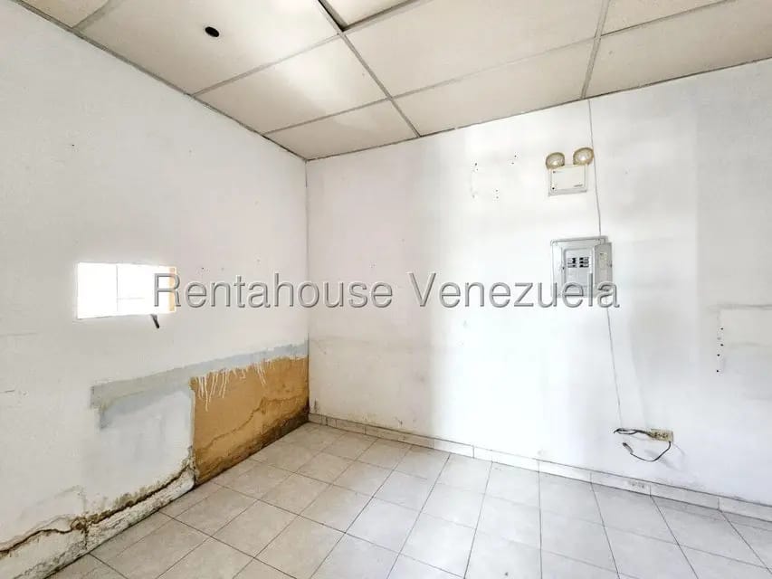 Comercial (Local Comercial) en Alquiler en Guarenas, Miranda - 12
