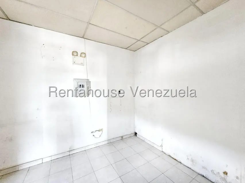 Comercial (Local Comercial) en Alquiler en Guarenas, Miranda - 14