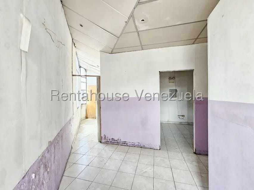 Comercial (Local Comercial) en Alquiler en Guarenas, Miranda - 4