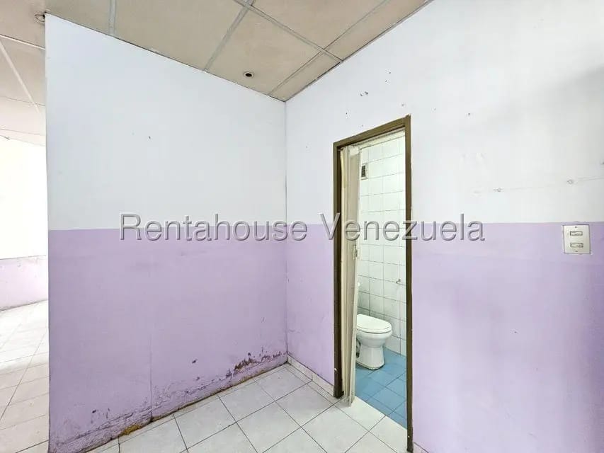 Comercial (Local Comercial) en Alquiler en Guarenas, Miranda - 8